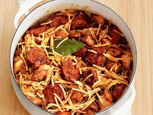 Foto do prato - macarrão italiano com frango e salsicha
