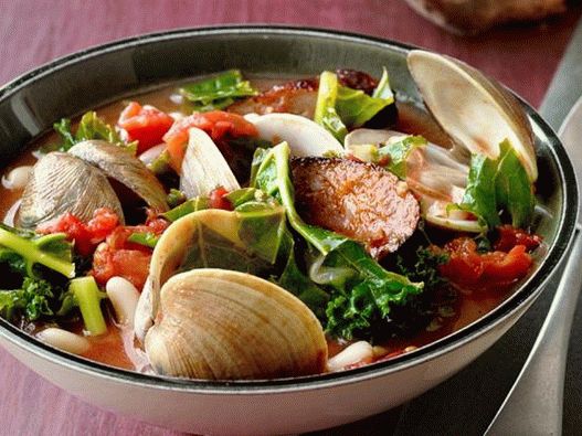 Fotografia de alimentos - Manhattan Clam Chowder com repolho de couve