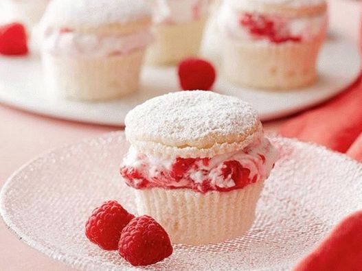 Foto do prato - Cupcakes com creme de framboesa