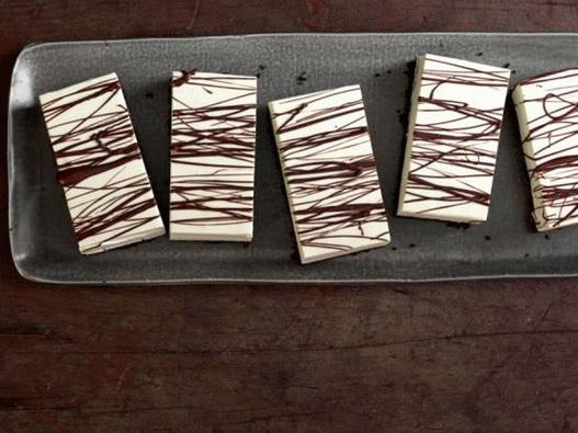 Foto do prato - Cheesecake sem assar com geléia de limão