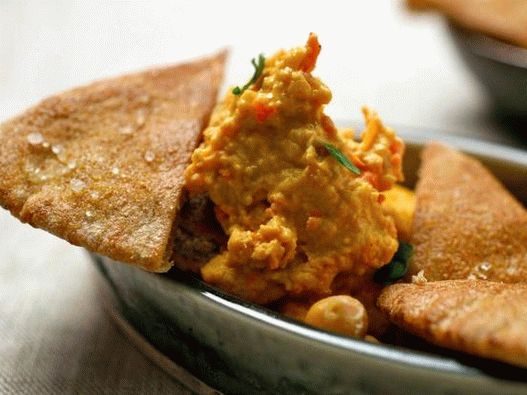 Foto do prato - hummus de grão de bico e pimentão