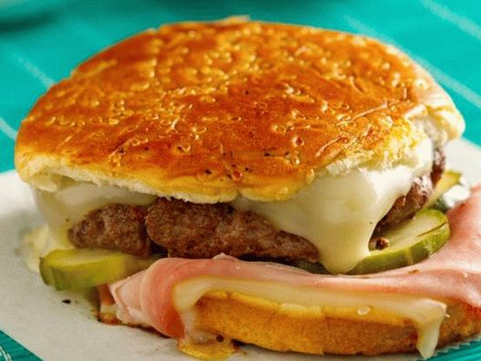 Hambúrguer ao estilo de Miami sob a imprensa