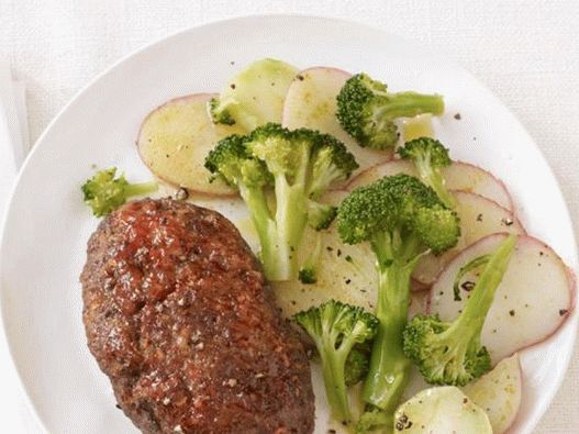 Costeletas de peru com legumes