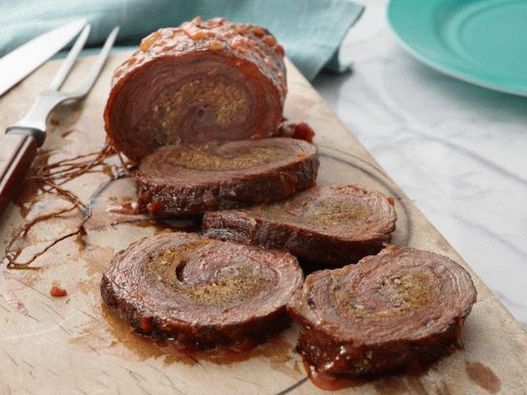 Rolo de banquete italiano de carne e queijo