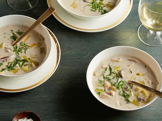 Sopa creme de cogumelos da floresta