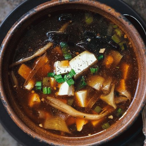 Sopa de Miso com Tofu e Muer Mushrooms