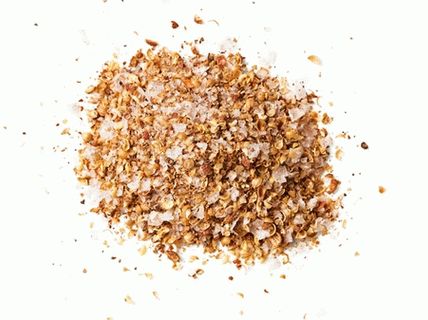 Foto sal marinho com pimenta e coentro