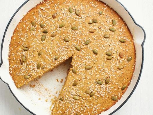 Foto de pão de milho com grãos múltiplos