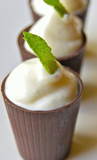 Mousse de foto com chocolate branco e hortelã
