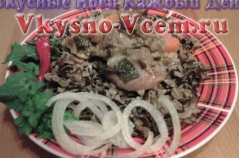 Carne de cordeiro com arroz preto