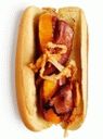 3. Cachorro-quente com queijo derretido e bacon