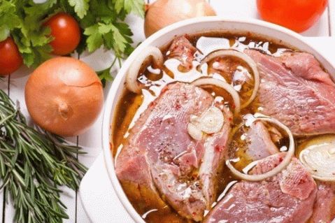 Receitas simples para espetos de carne de porco