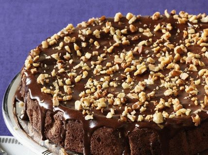 Photo Walnut-date cake (sem farinha) com cobertura de chocolate