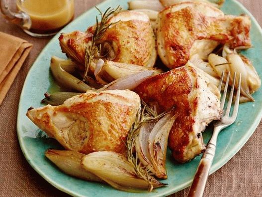 Foto do prato - Frango com chalotas, assado no forno e molho de alecrim