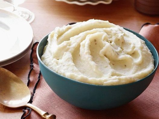 Purê de aipo e raiz de batata