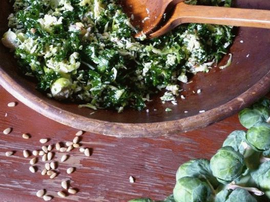 Salada fresca de Bruxelas e couve