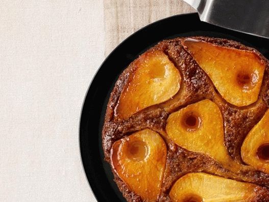 Torta changeling com peras em um fogão lento