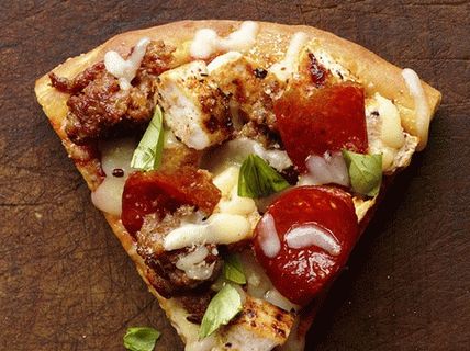 Foto pizza picante com especiarias