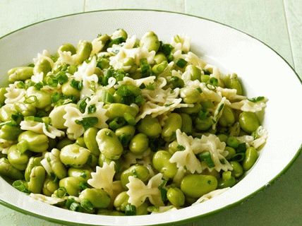 Foto de macarrão Farfallini com feijão