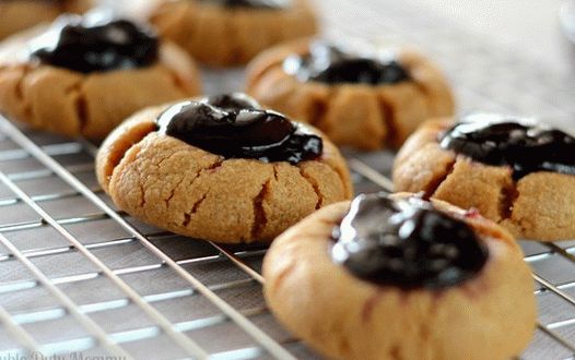 Biscoitos de foto com manteiga de amendoim e geléia de groselha