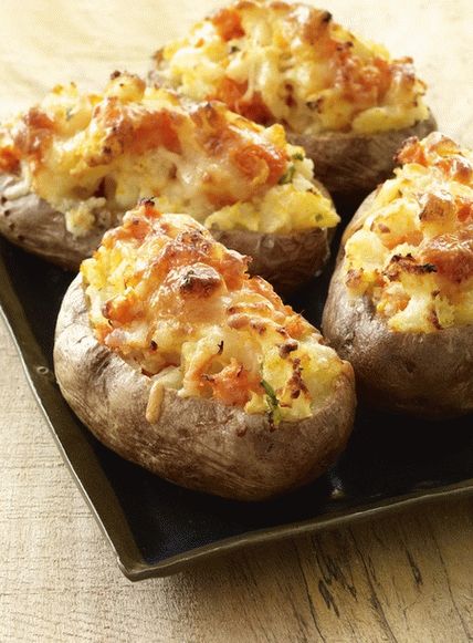 Foto de batata assada recheada com batata doce
