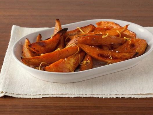 Foto Batata-doce assada com crosta de caramelo