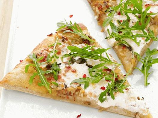 Foto pizza com molho branco e vongole