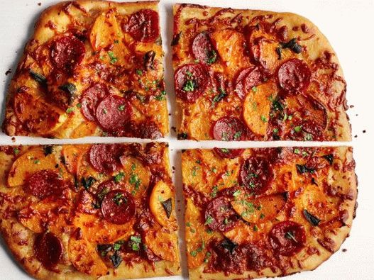Foto pizza com noz-moscada e abóbora