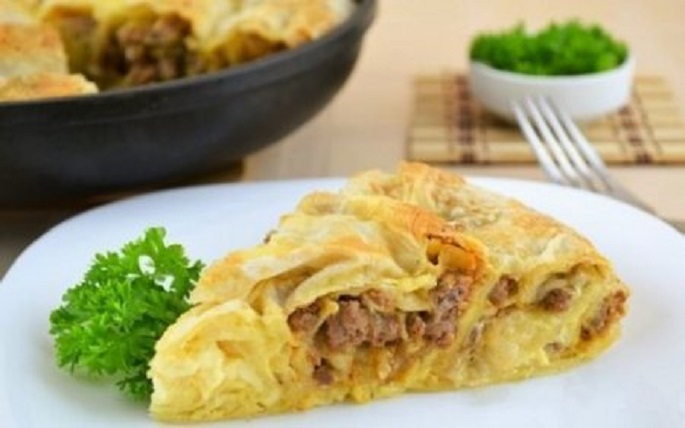 Torta de pão árabe com carne