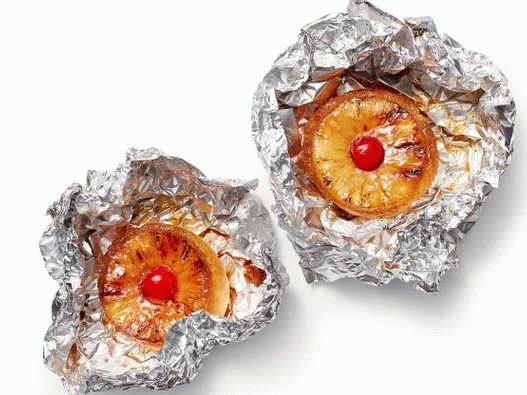 Foto de bolos Changeling com abacaxi em papel alumínio