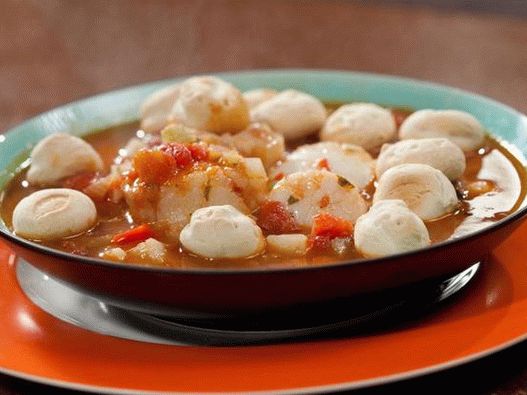 Sopa de pesca com bacalhau e vieiras