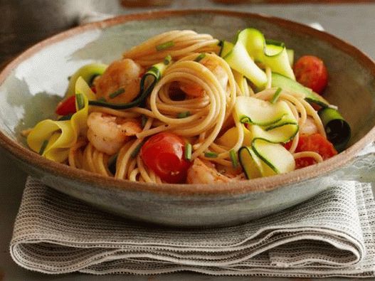 Pasta de camarão e abobrinha