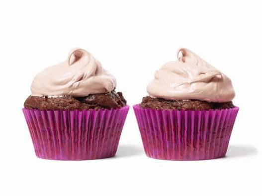 Cupcakes de Chocolate com Esmalte de Merengue