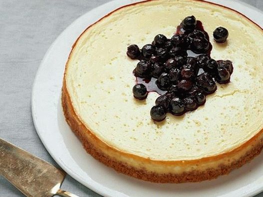 Bolo de Queijo de Mirtilo com Iogurte Grego