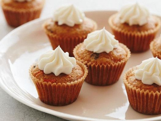Cupcakes mini de cenoura e maçã