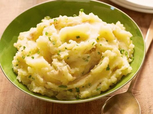 Vegan batido com alho cozido