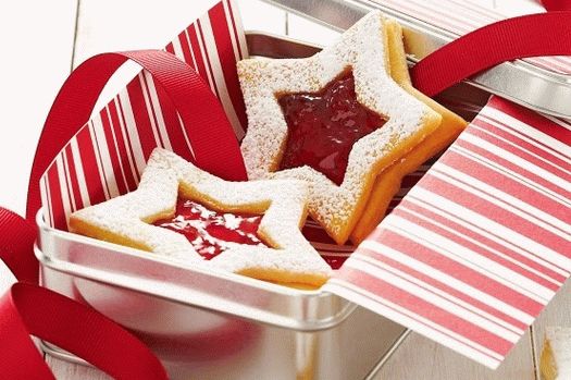 Foto biscoitos festivos para decorar a árvore de Natal