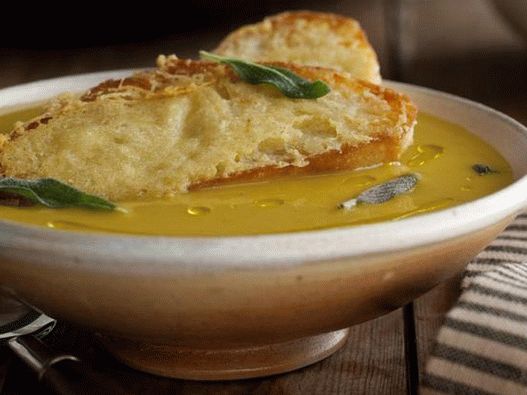 Foto do prato - Excelente sopa de abóbora com os melhores croutons com parmesão