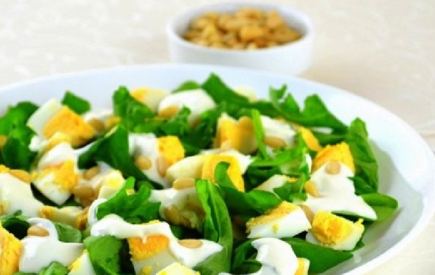Salada de ovo simples