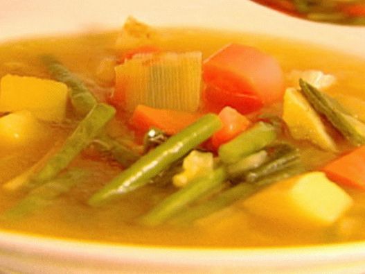 Foto sopa de legumes provençal