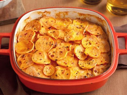 Caçarola de batata doce com pimentão defumado