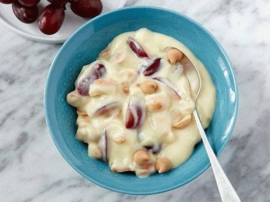 Foto Pudim com Amendoim e Uvas