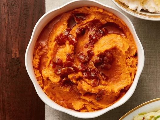 Foto de purê de batata doce com bacon