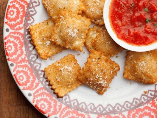 Foto de ravioli com molho