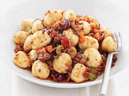 Nhoque com molho de carne