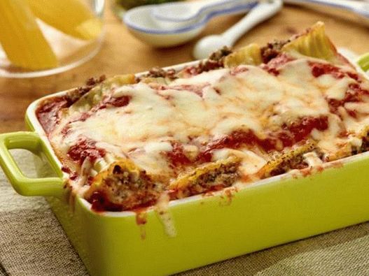Macarrão Manicotti com carne e queijo