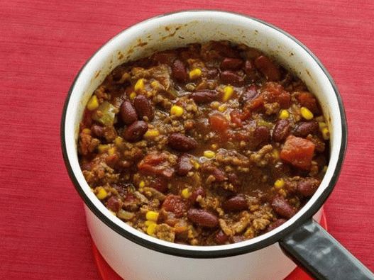 Chili com carne com feijão e milho