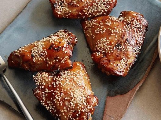Coxas de frango grelhadas em molho Teriyaki