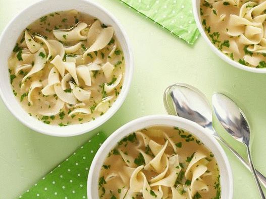 Sopa de macarrão de ovo