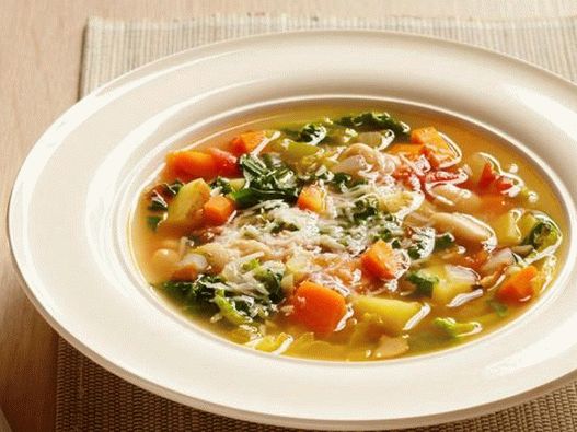 Minestrone com parmesão